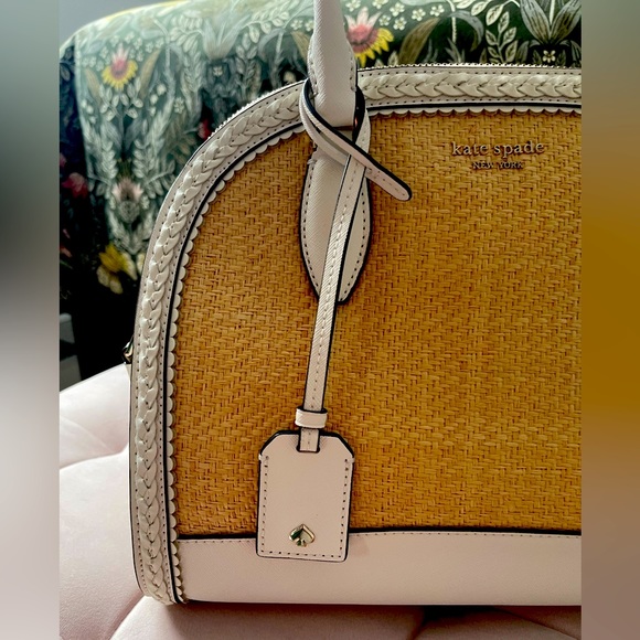 Kate Spade purse - worn once - Picture 3 of 10